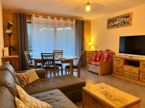 Appartement cosy avec terrasse et parking privé, centre village à 2 pas et arrêt ski-bus proche - FR-1-624-114